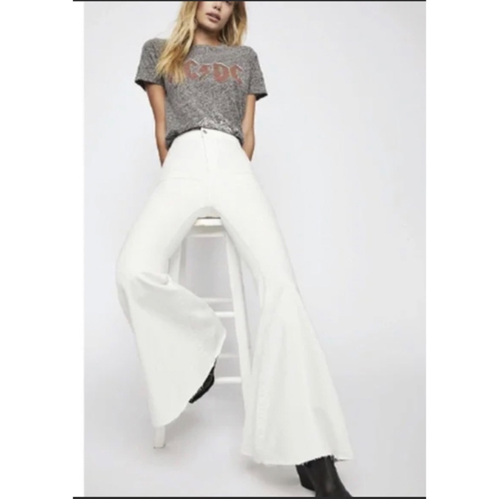 Free People Float On White Wide Leg Flare Bell Bottom Jeans 26 A14